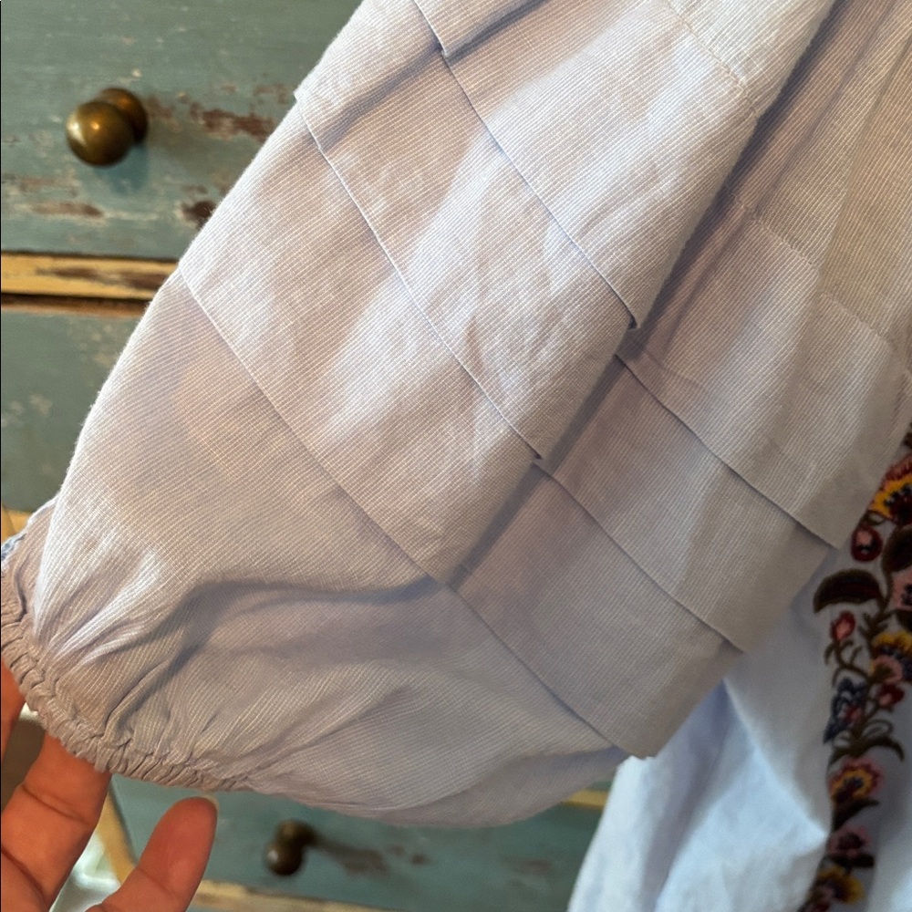 American Eagle Outfitters Light blue Embroidered Blouse sz Med - Picture 3 of 7